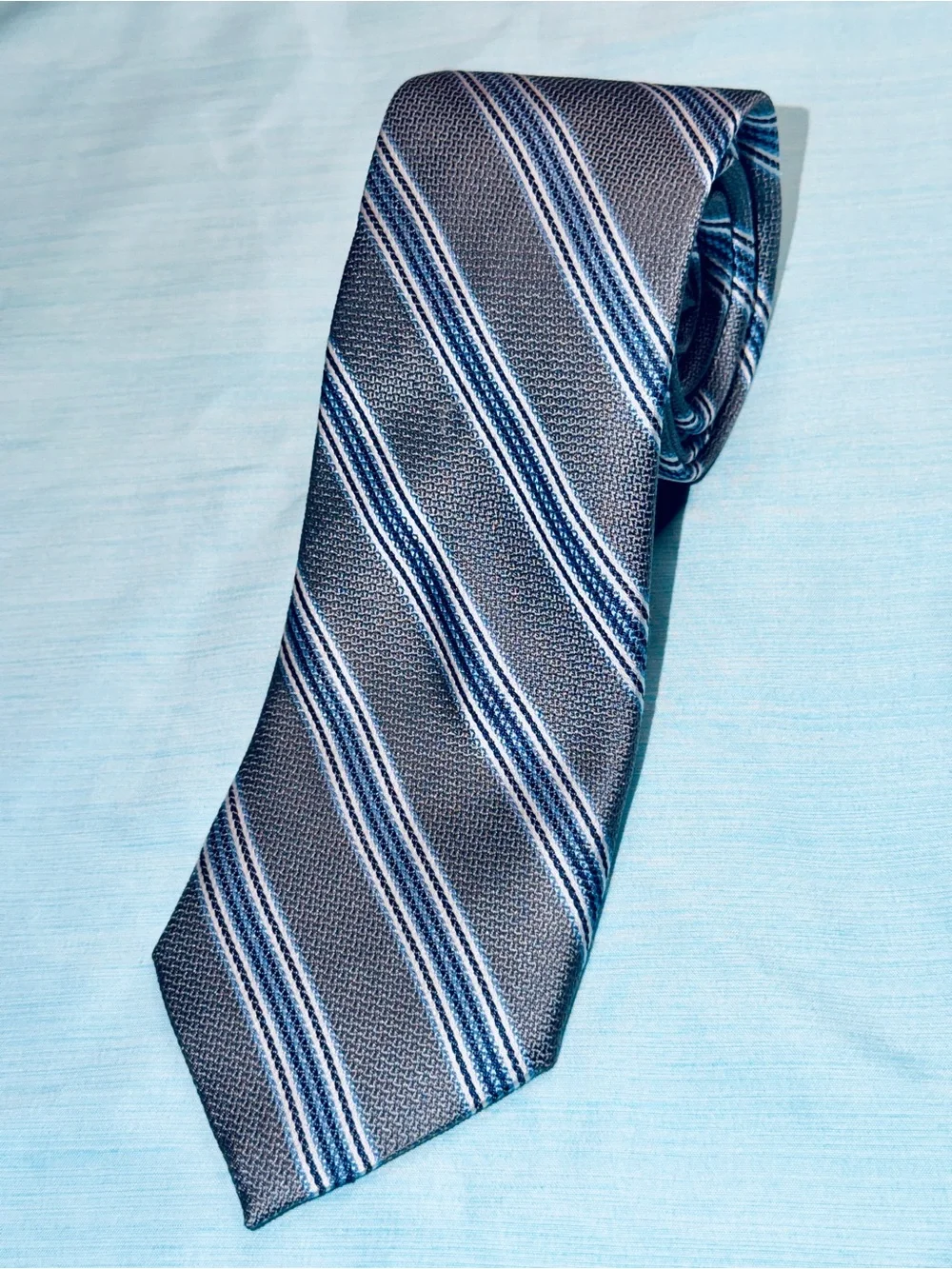 Daniel Cremieux Silver, Blue & White Diagonal Stripe Silk Tie